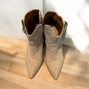 CCOCCI Stylish Tan Ankle Boots SIZE 9 WOMENS